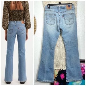 Vintage LEVI’S 519 Low Rise Stretch Flare Jeans Lightwash Pants Sz 5 JR 2003 Y2K